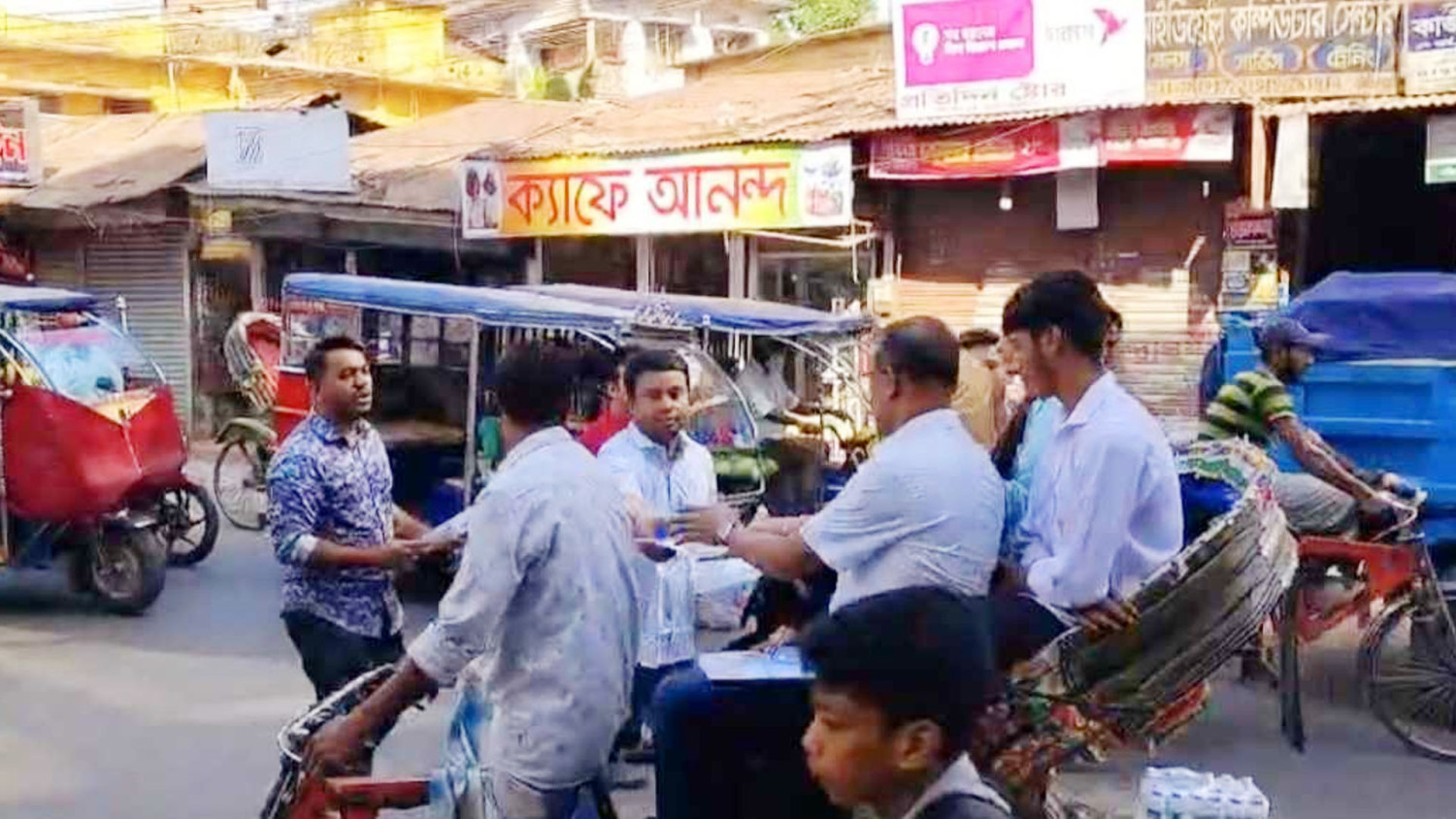 চাঁদপুরে এসএসসি পরীক্ষার্থীদের পাশে ছাত্রদল