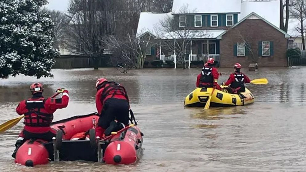 যুক্তরাষ্ট্রে বন্যায় নিহত ৯, বিদ্যুৎহীন ৪ লাখ মানুষ