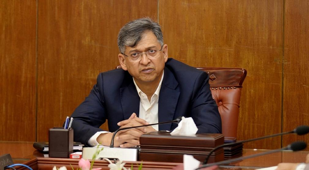 শেখ হাসিনাকে ফেরাতে আইনগত উদ্যোগের কথা জানালেন স্বরাষ্ট্রমন্ত্রী
