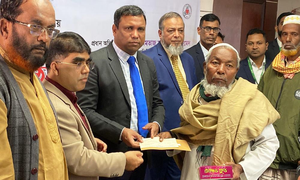 সড়ক দুর্ঘটনায় ক্ষতিগ্রস্ত পরিবার পেল বিআরটিএ অনুদান