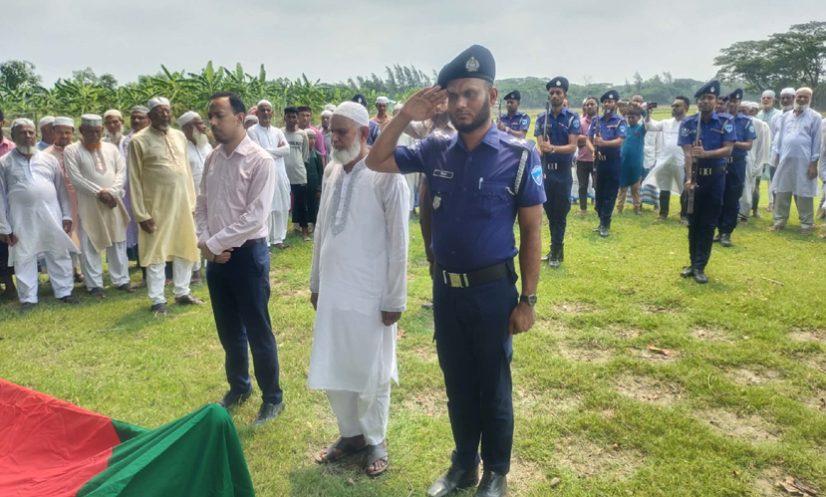 রামগতির বীর মুক্তিযোদ্ধা হেলাল উদ্দিন চৌধুরীকে রাষ্ট্রীয় মর্যাদায় দাফন