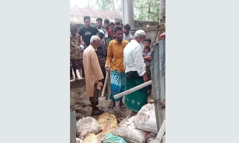 জগন্নাথপুরে চাঁদা না পেয়ে মুক্তিযোদ্ধার ঘর ভাঙচুর