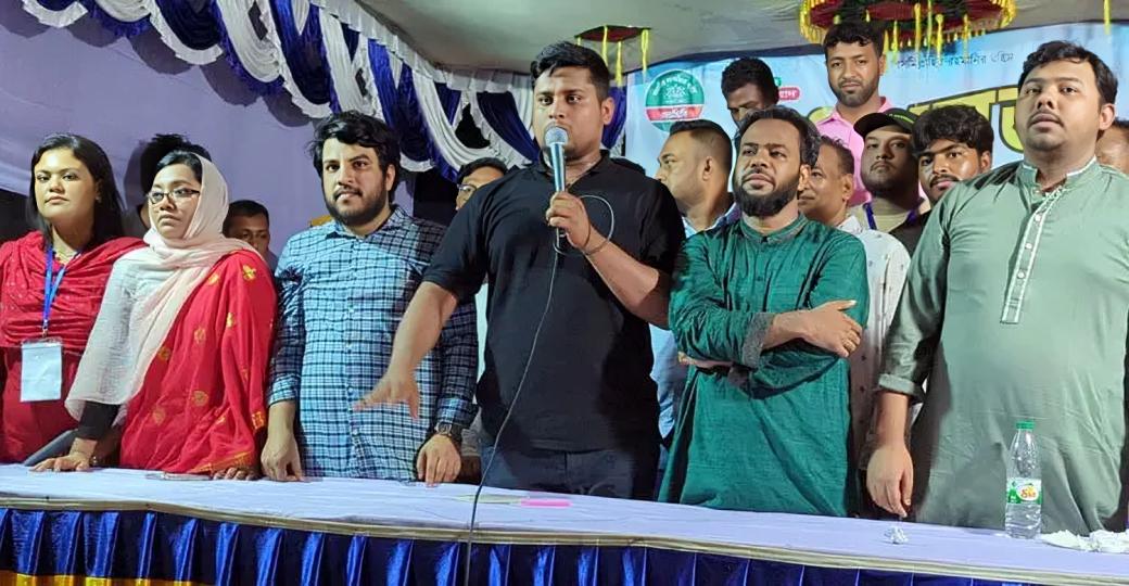 হাসিনা ফিরলে মোদীকেও আসতে হতে পারে: হাসনাত