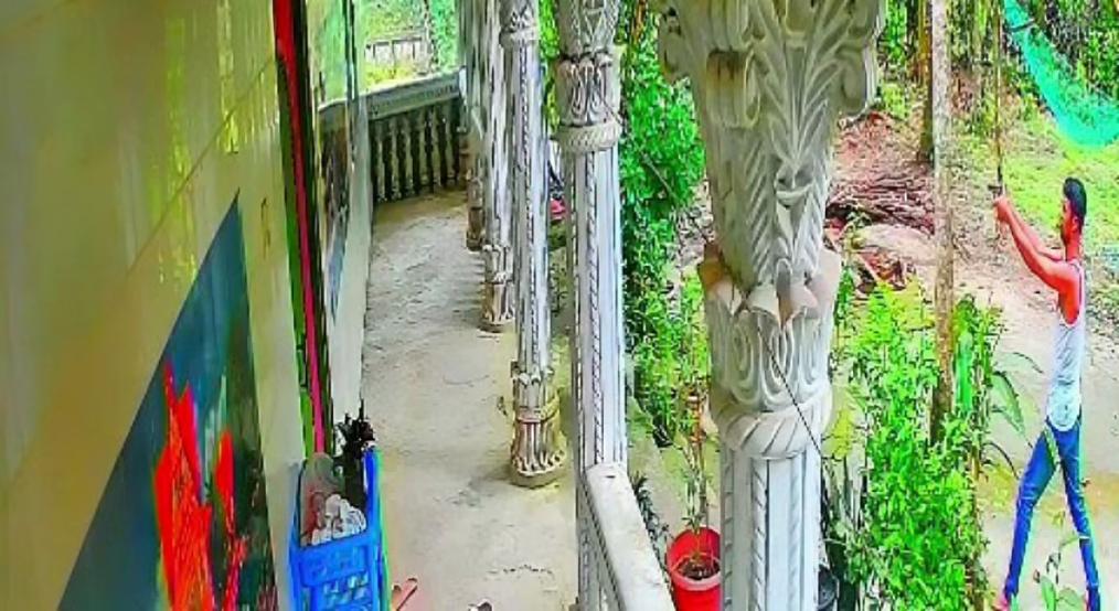 রামগঞ্জে অস্ত্র উঁচিয়ে গুলির ভিডিও ভাইরাল