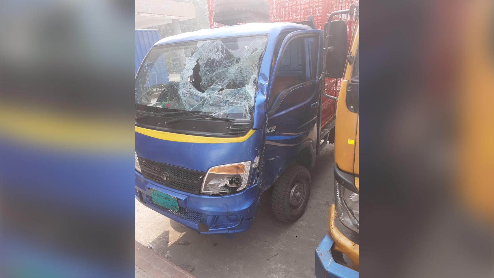 লক্ষ্মীপুর থেকে নোয়াখালী যাওয়ার পথে পিকআপের চাপায় দুই যুবক নিহত